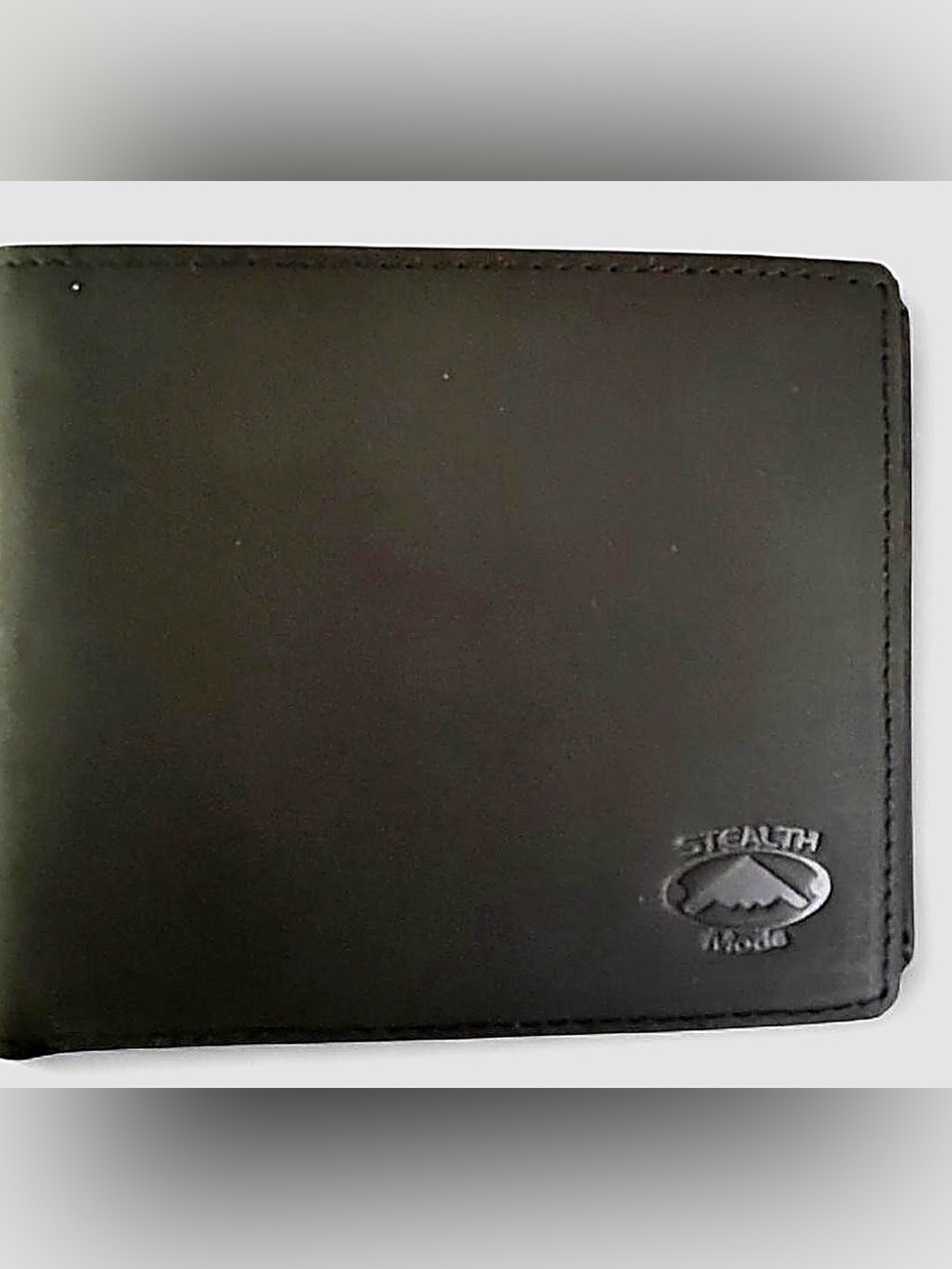 Stealth Mode Black Leather Bifold Wallet NWT RFID Blocking Gift Boxed